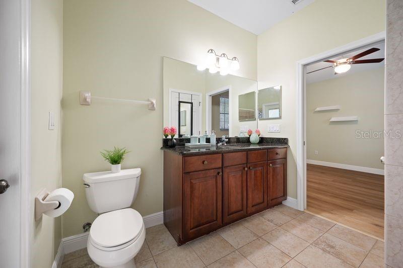 114 Irwin St E Property Photo 41
