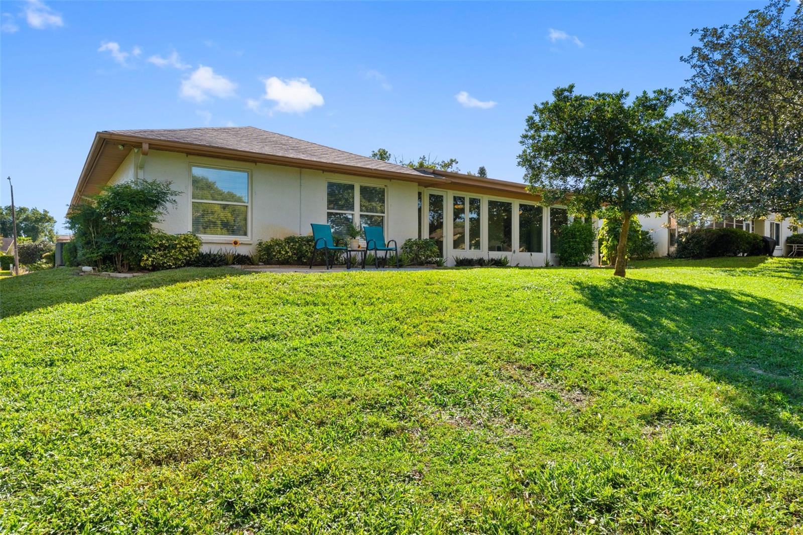 1681 Macdonnell Ct Property Photo 4