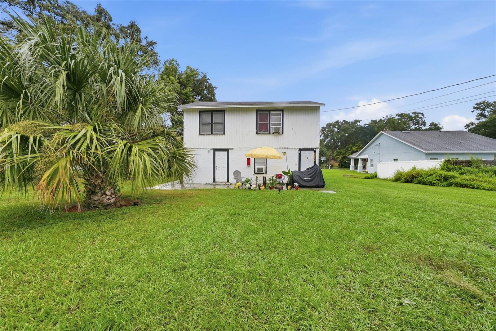 1125 Olive St Property Photo 2