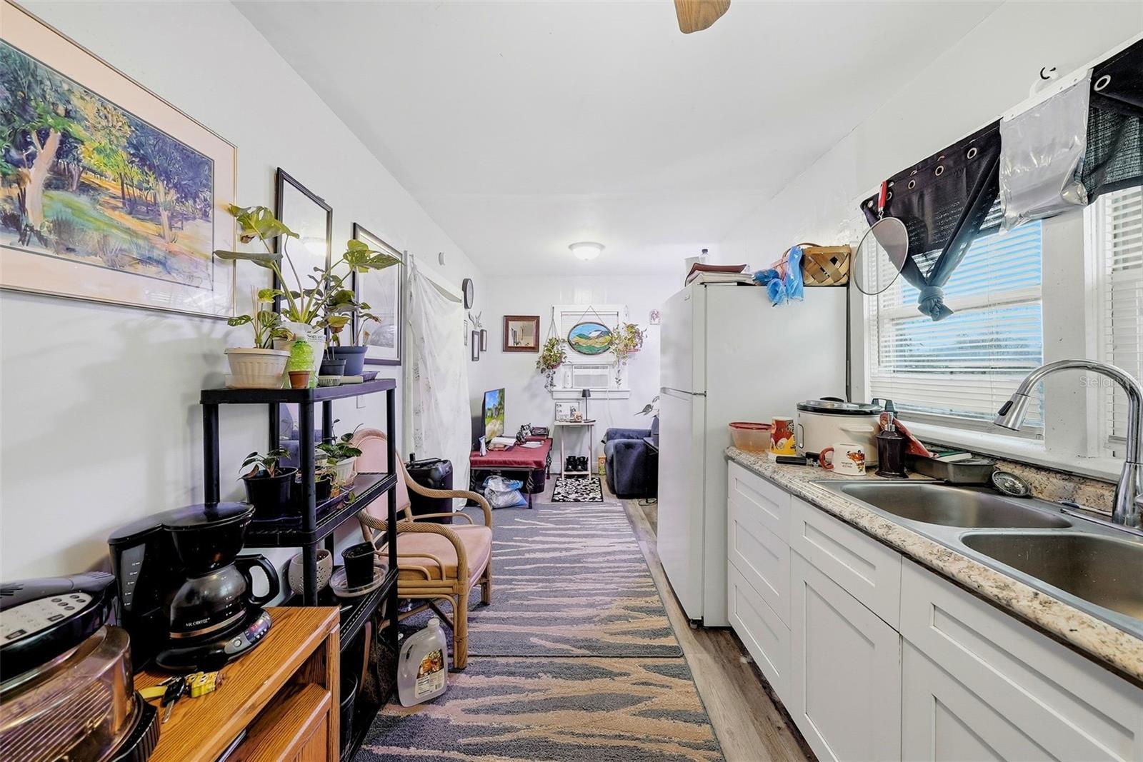 1125 Olive St Property Photo 4