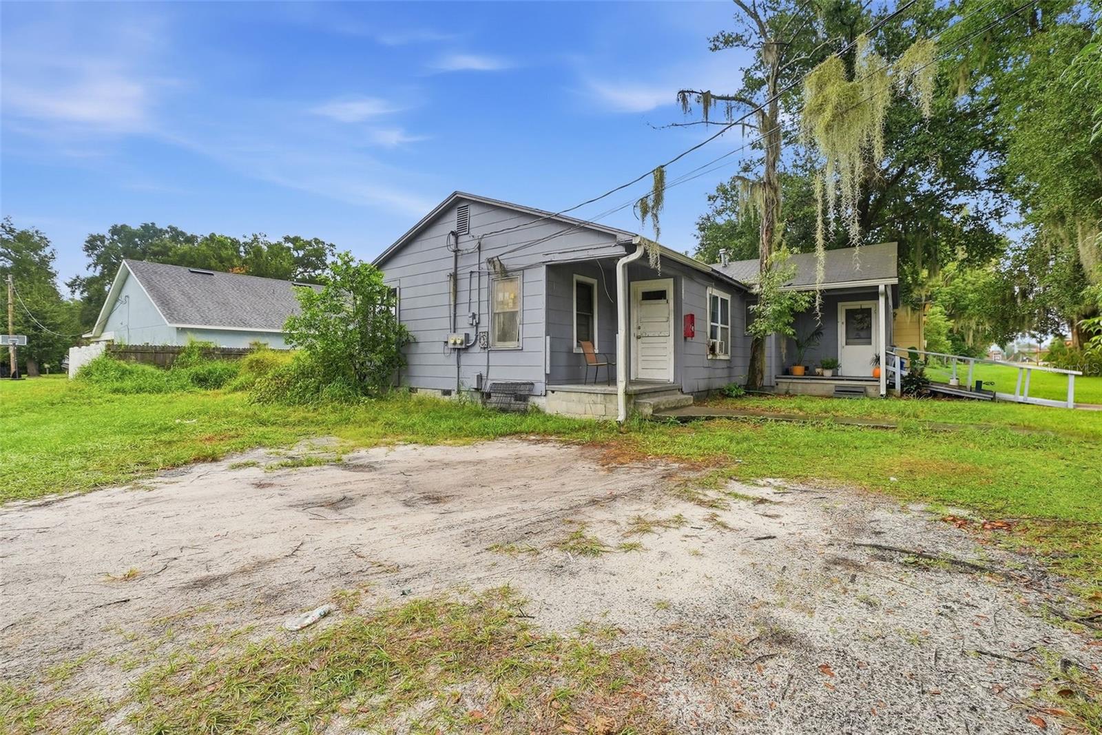1125 Olive St Property Photo 12
