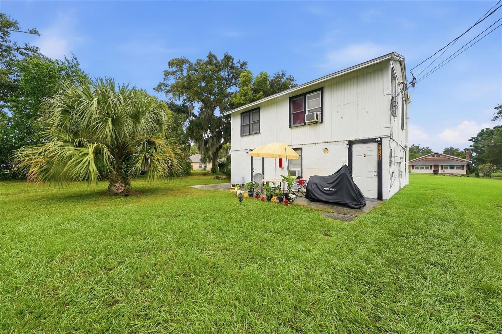 1125 Olive St Property Photo 15