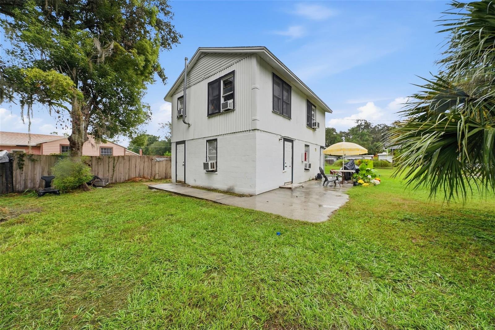 1125 Olive St Property Photo 16