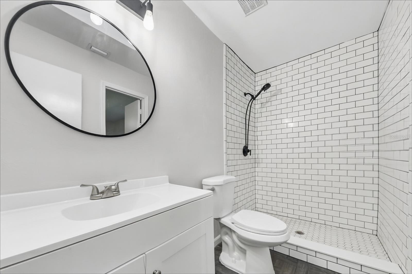 2727 Banyan Dr Property Photo 10