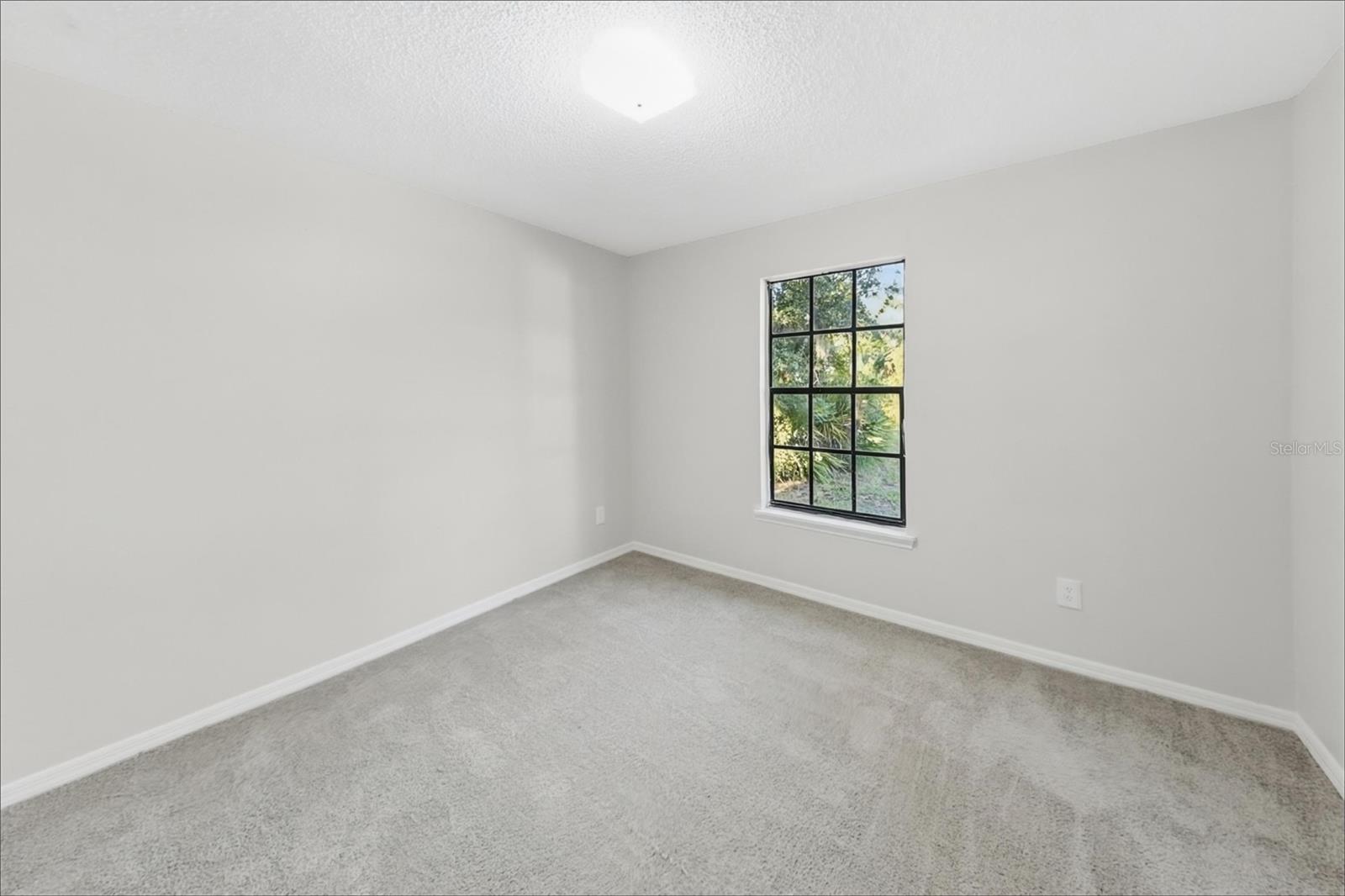 2727 Banyan Dr Property Photo 12