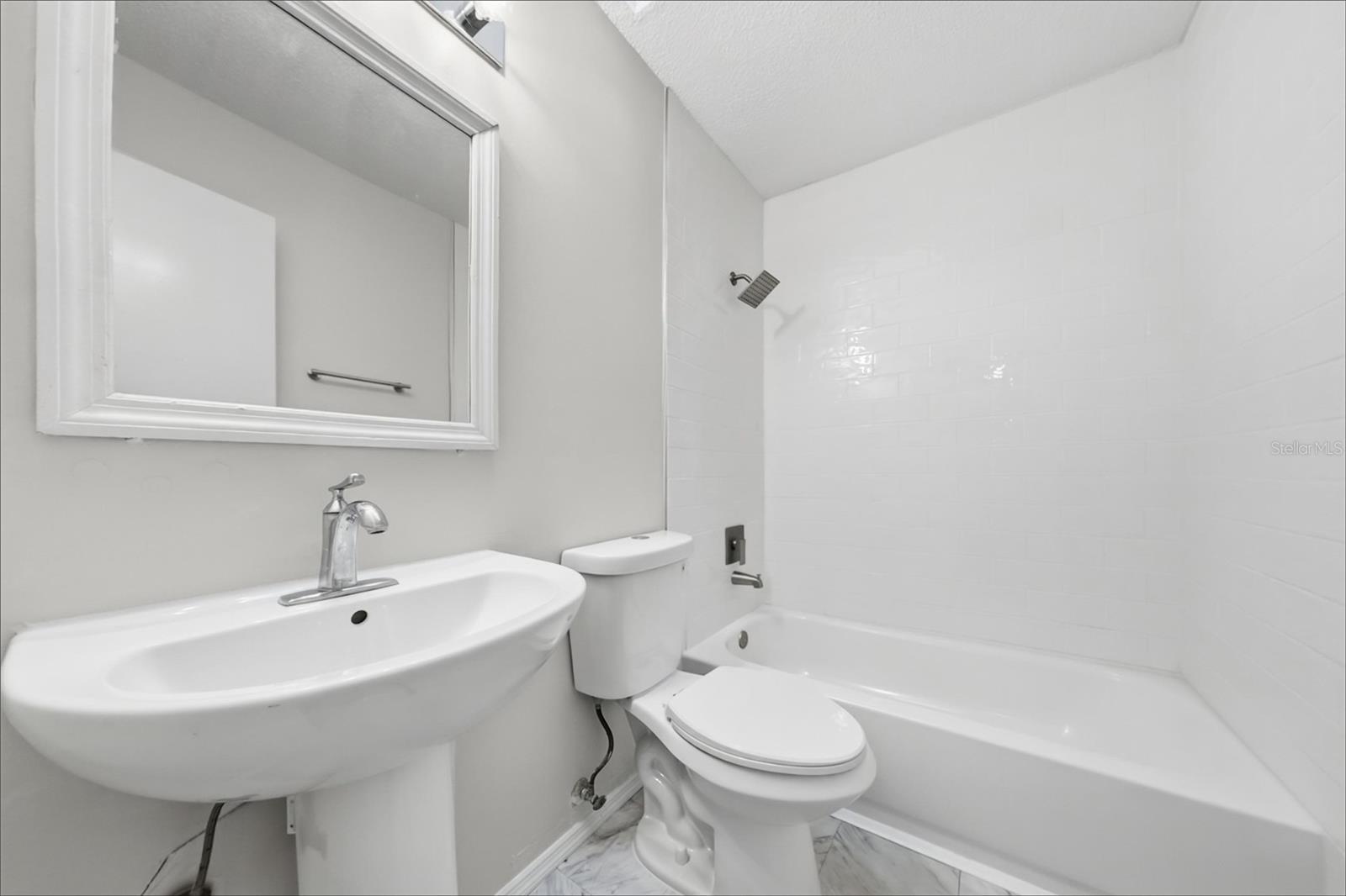 2727 Banyan Dr Property Photo 13