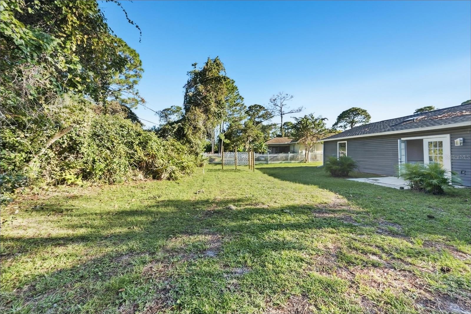 2727 Banyan Dr Property Photo 15