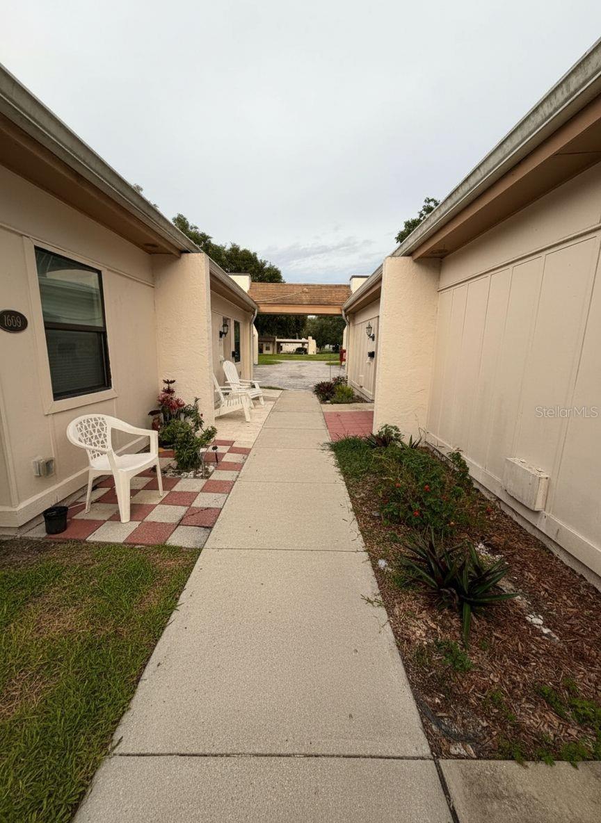 1603 Mission Hills Blvd Property Photo 2