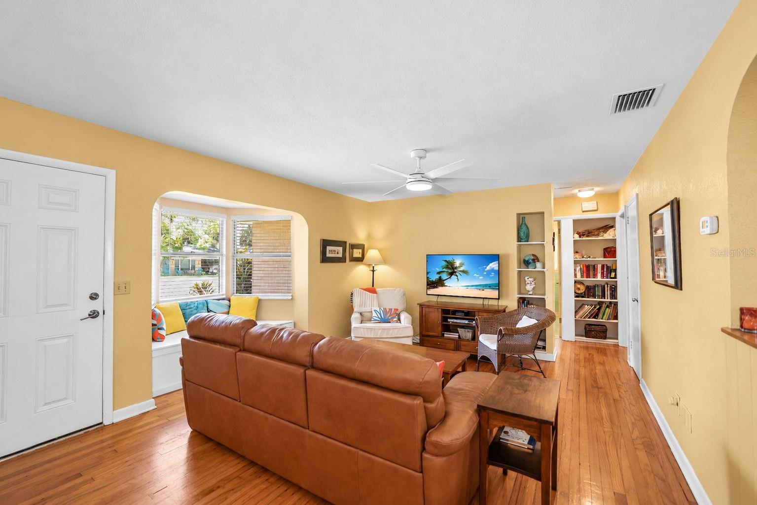 1725 San Mateo Dr Property Photo 22