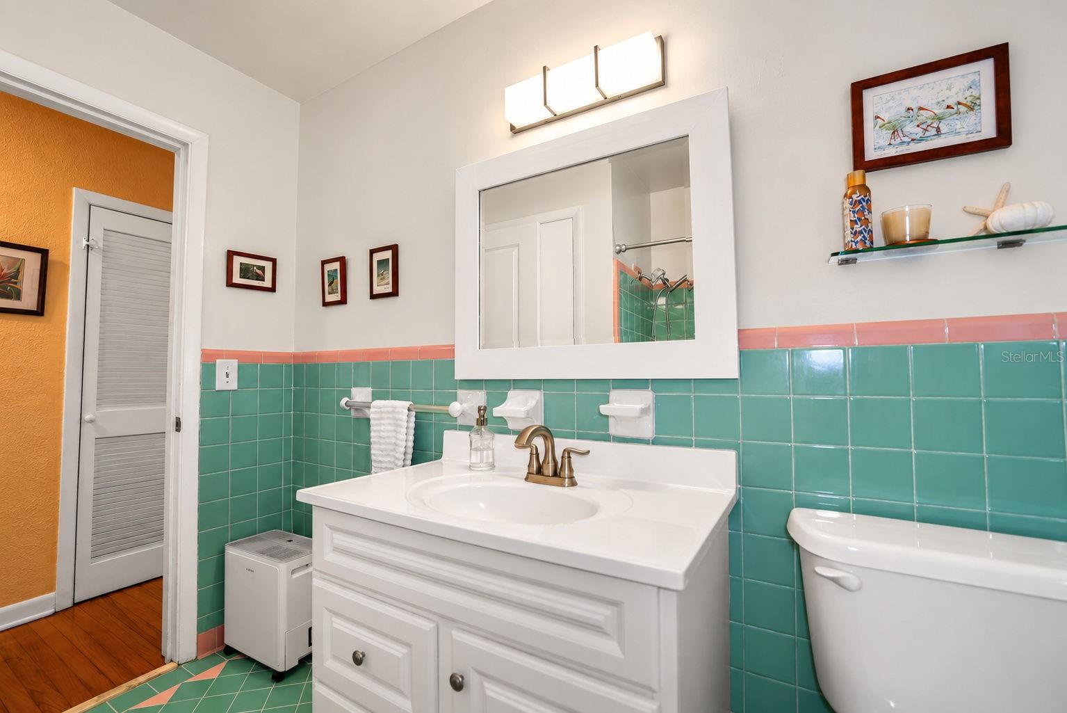 1725 San Mateo Dr Property Photo 37