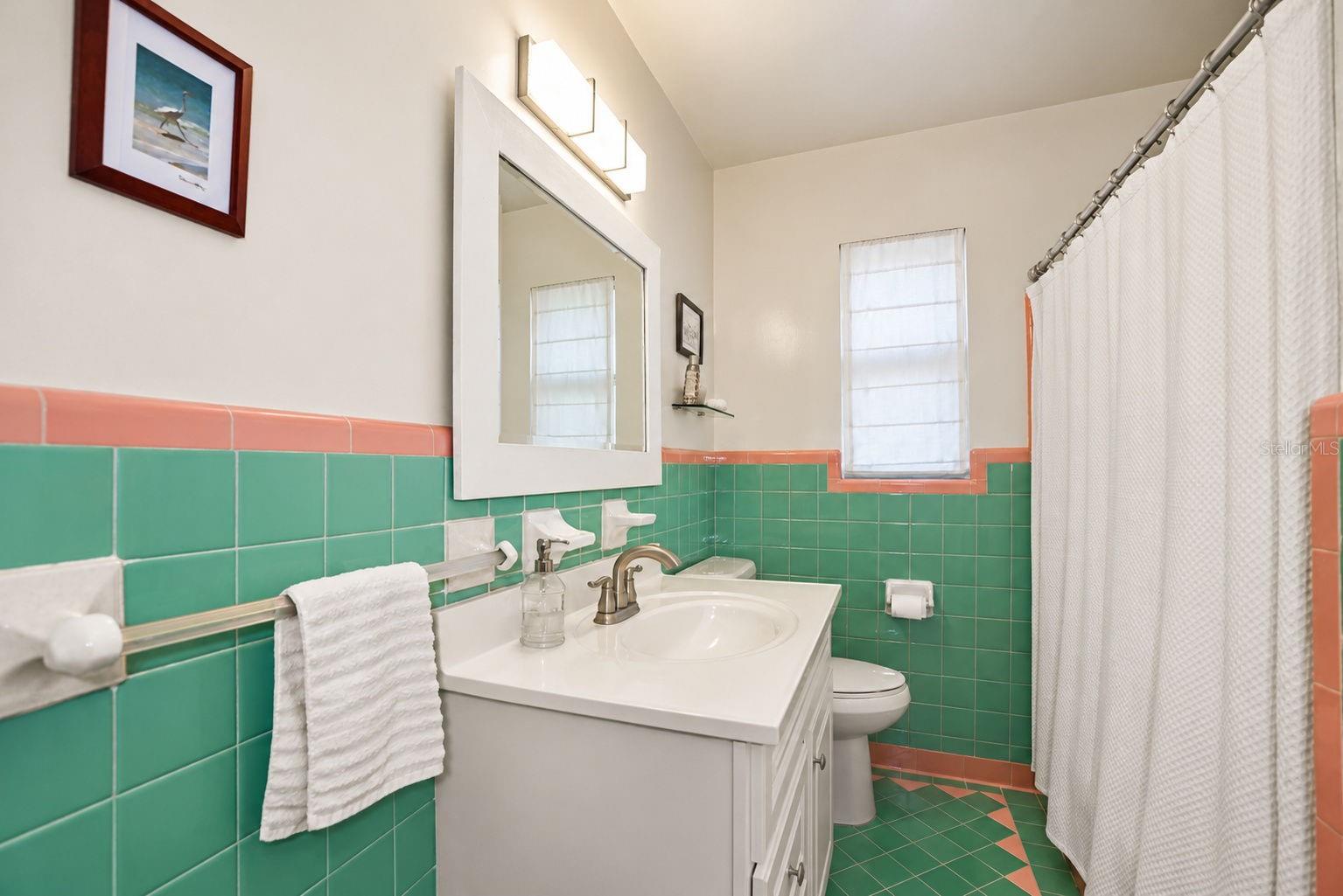 1725 San Mateo Dr Property Photo 38