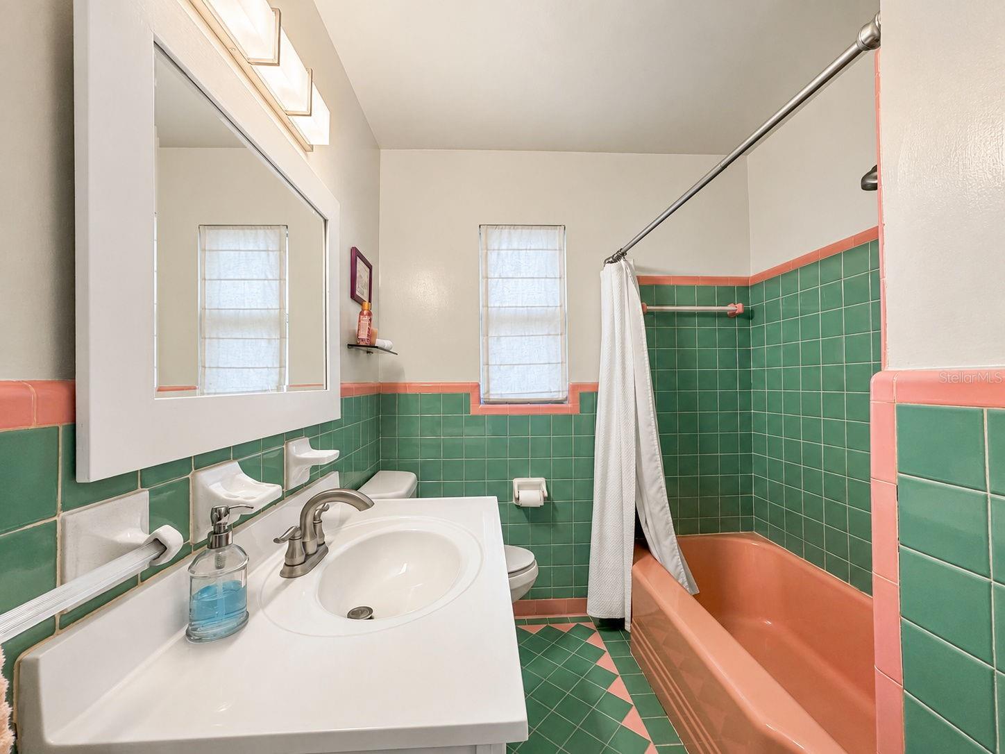 1725 San Mateo Dr Property Photo 39