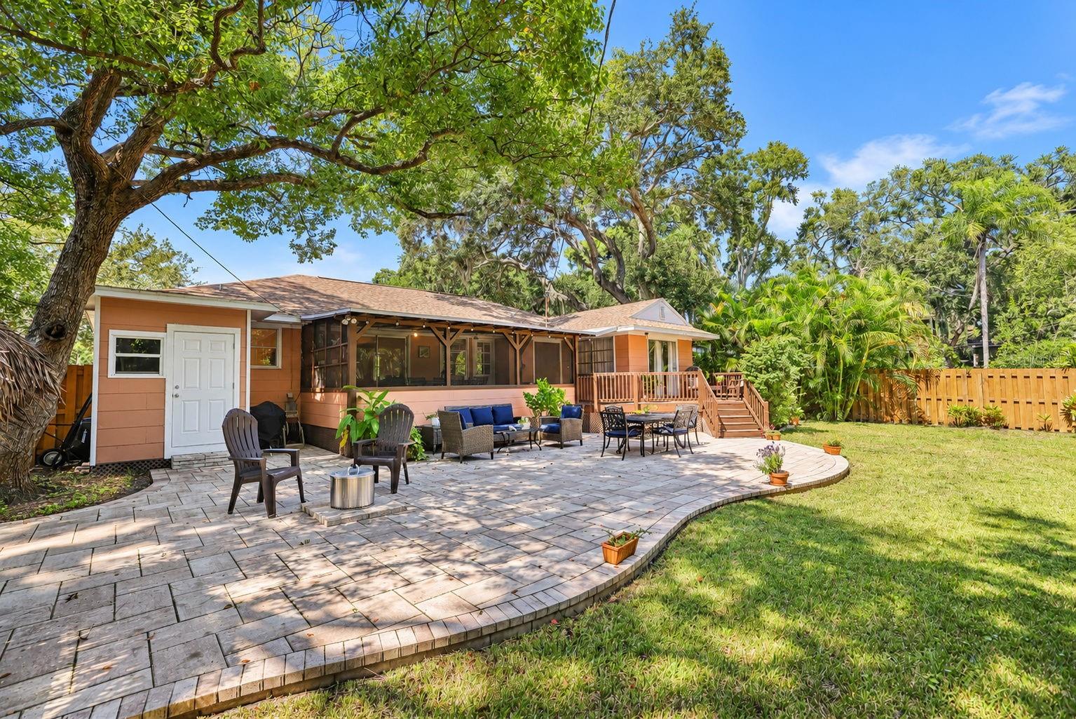 1725 San Mateo Dr Property Photo 45
