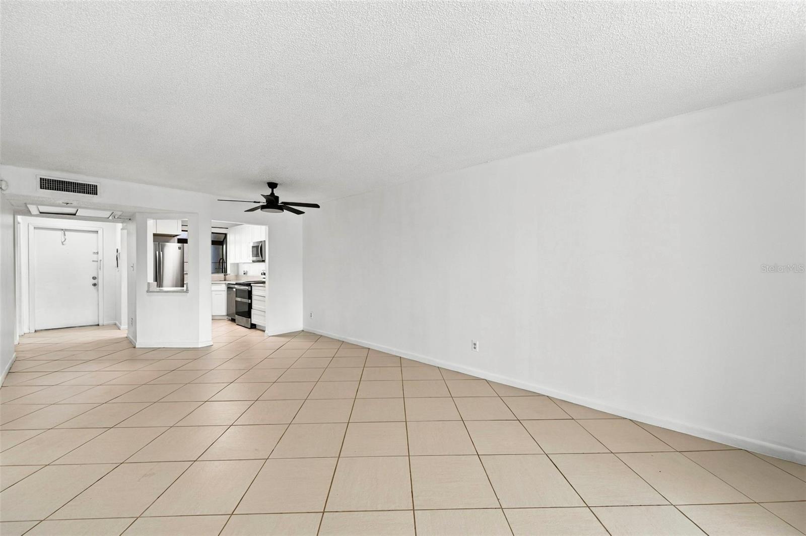2051 Skimmer Ct W #112 Property Photo 7