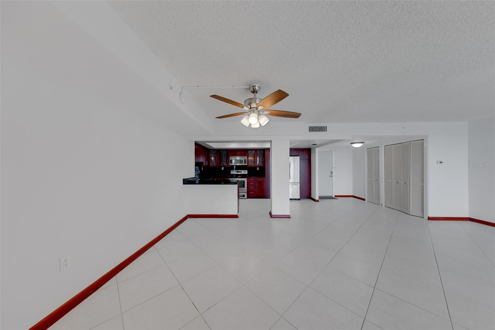 400 Island Way #1109 Property Photo 8