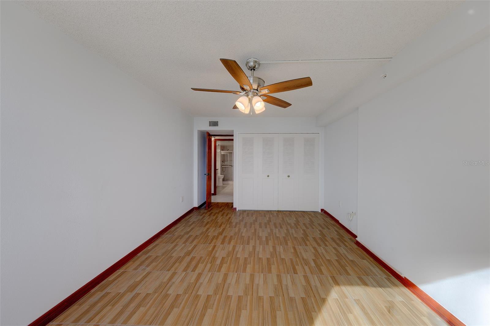 400 Island Way #1109 Property Photo 35