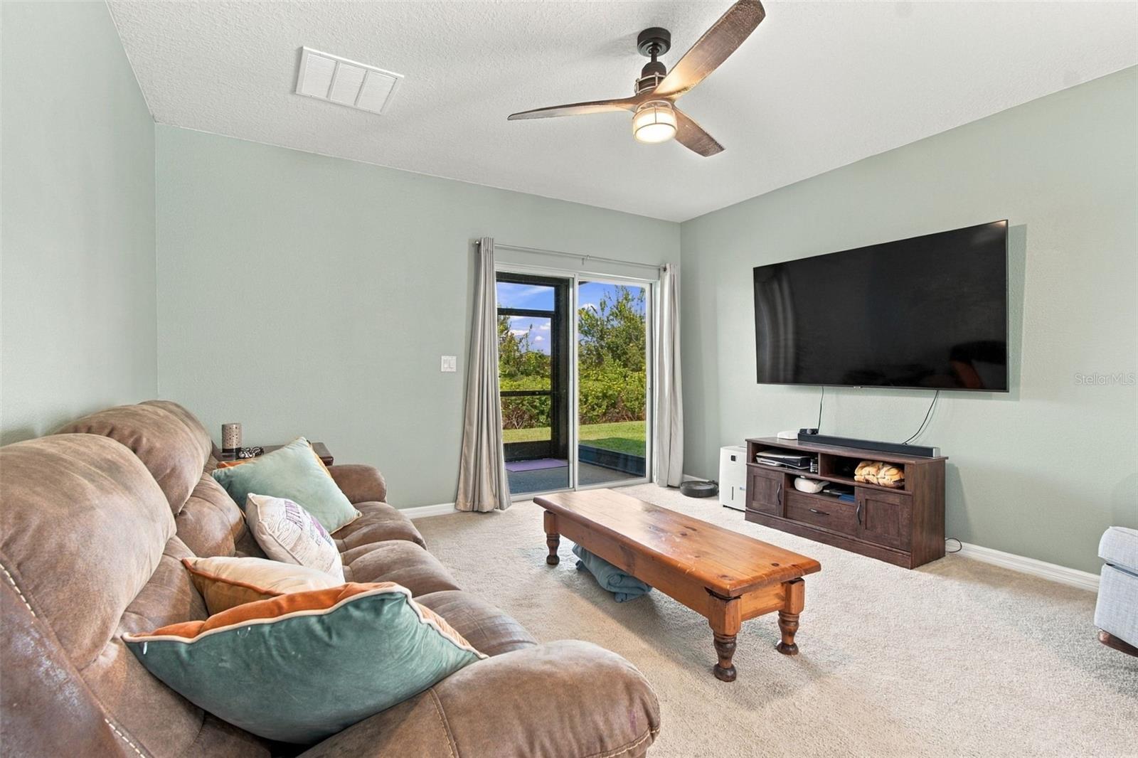 10359 Hawks Landing Dr Property Photo 19
