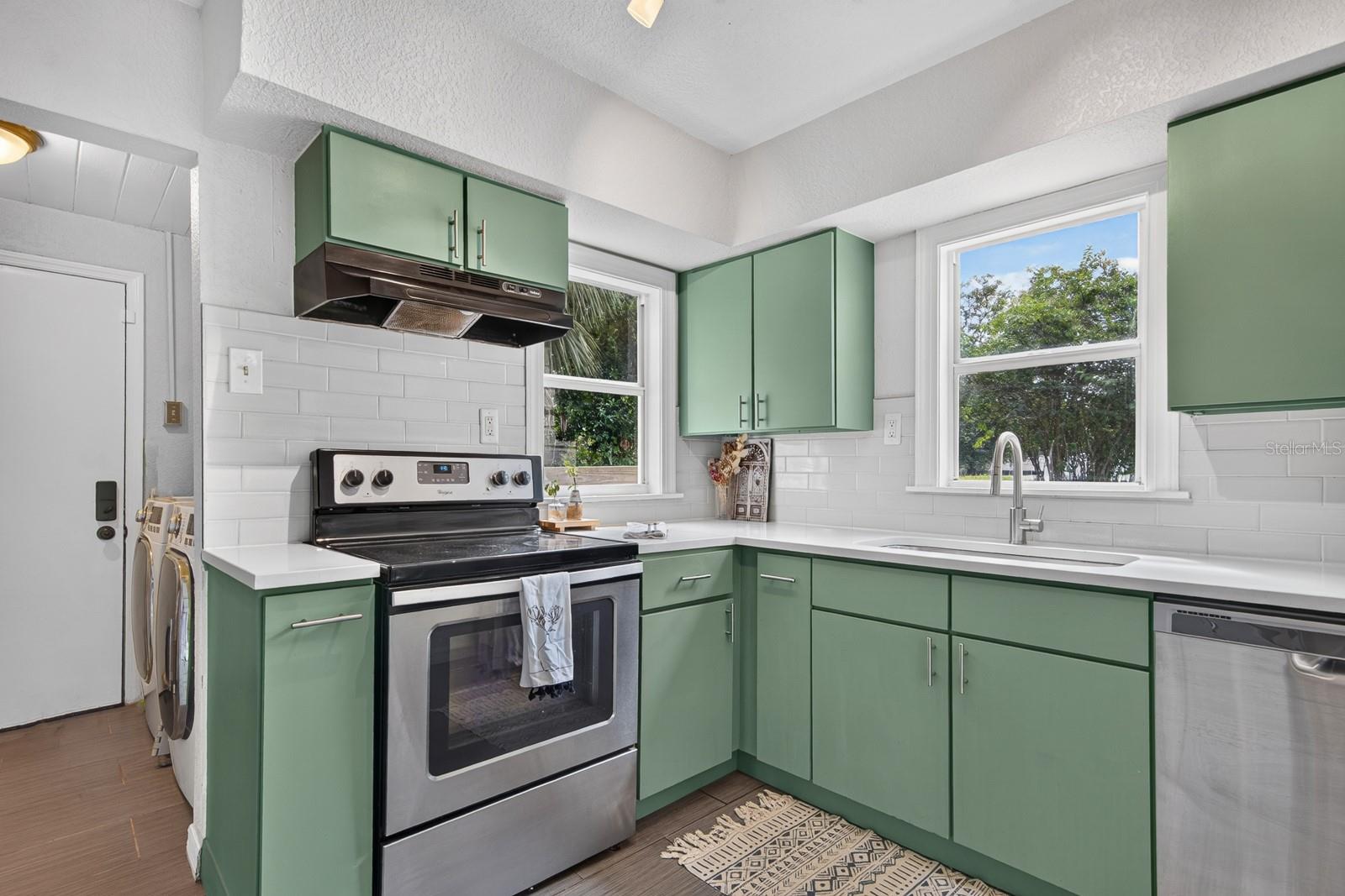 1806 E Mcberry St Property Photo 13