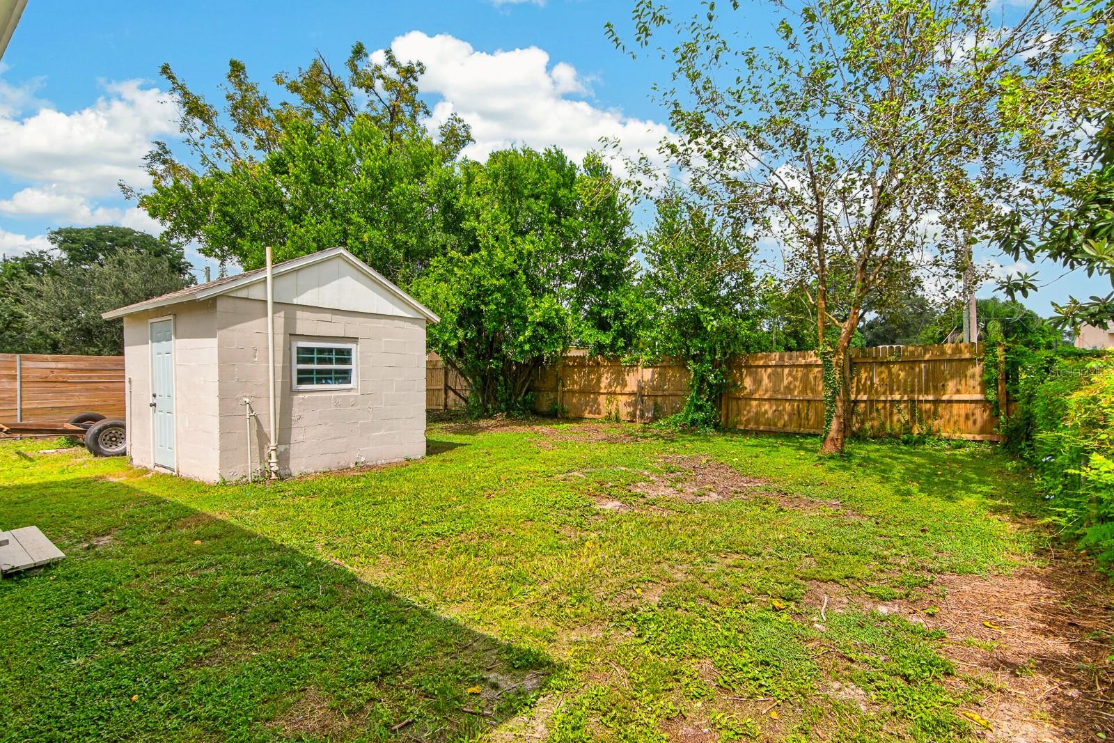 1806 E Mcberry St Property Photo 26