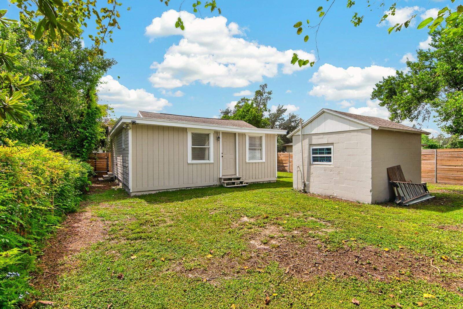 1806 E Mcberry St Property Photo 29