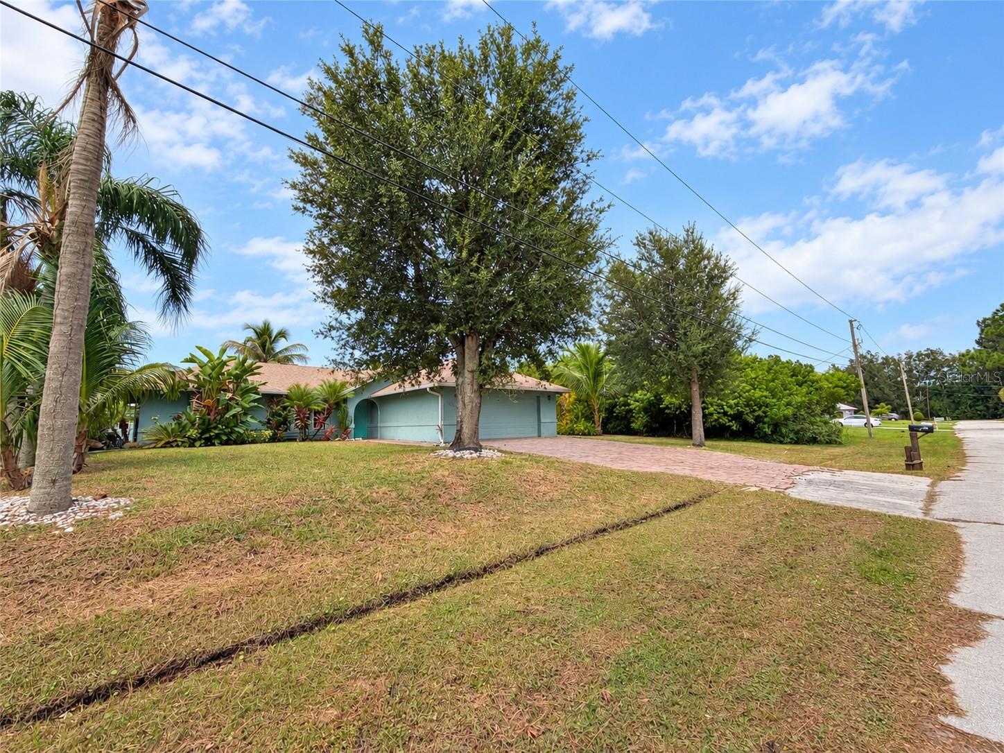 2633 Sw Tanforan Blvd Property Photo 4