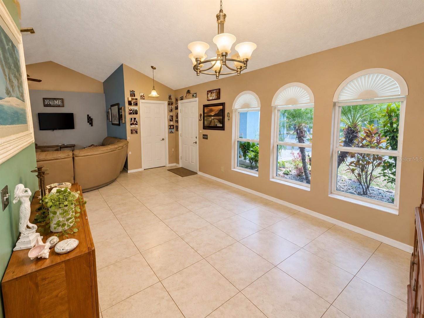 2633 Sw Tanforan Blvd Property Photo 14