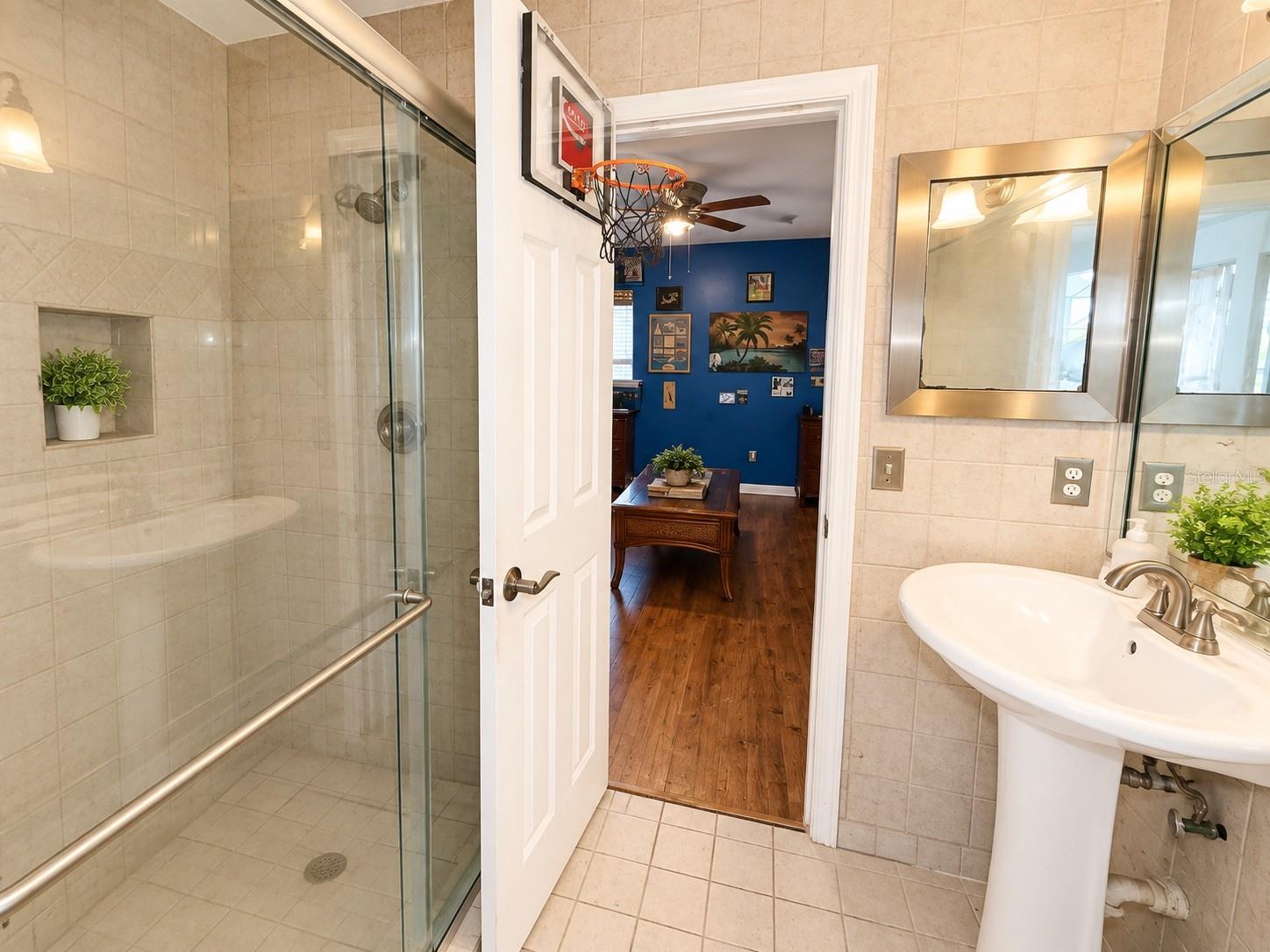 2633 Sw Tanforan Blvd Property Photo 17
