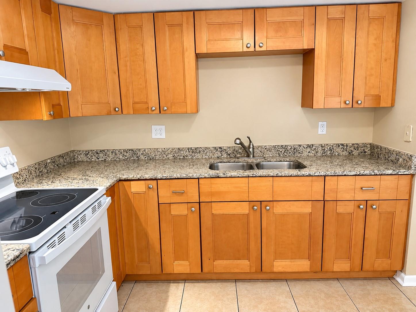 2821 Eagle Run Cir S Property Photo 6
