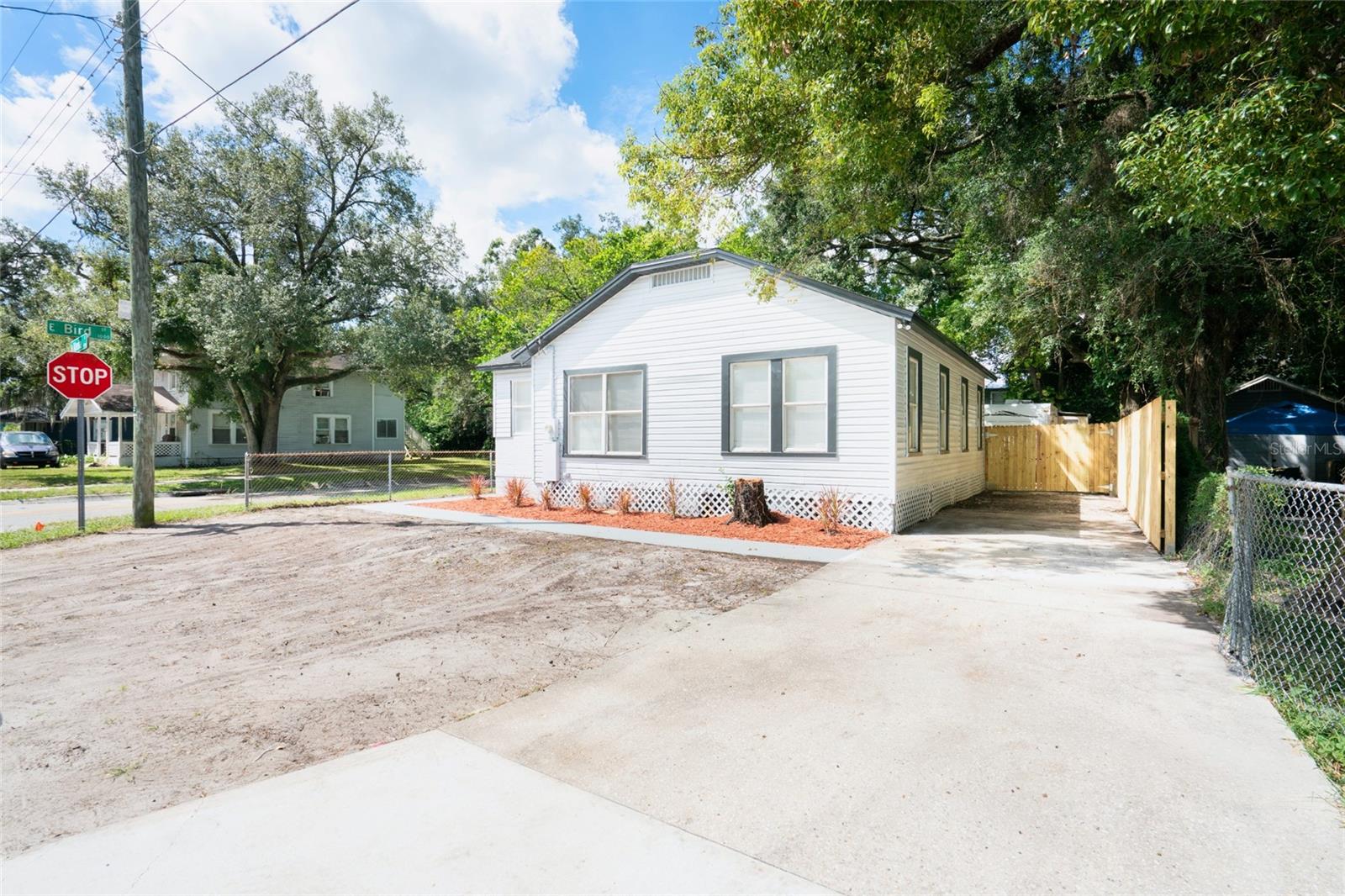 8202 N Alaska St Property Photo 2