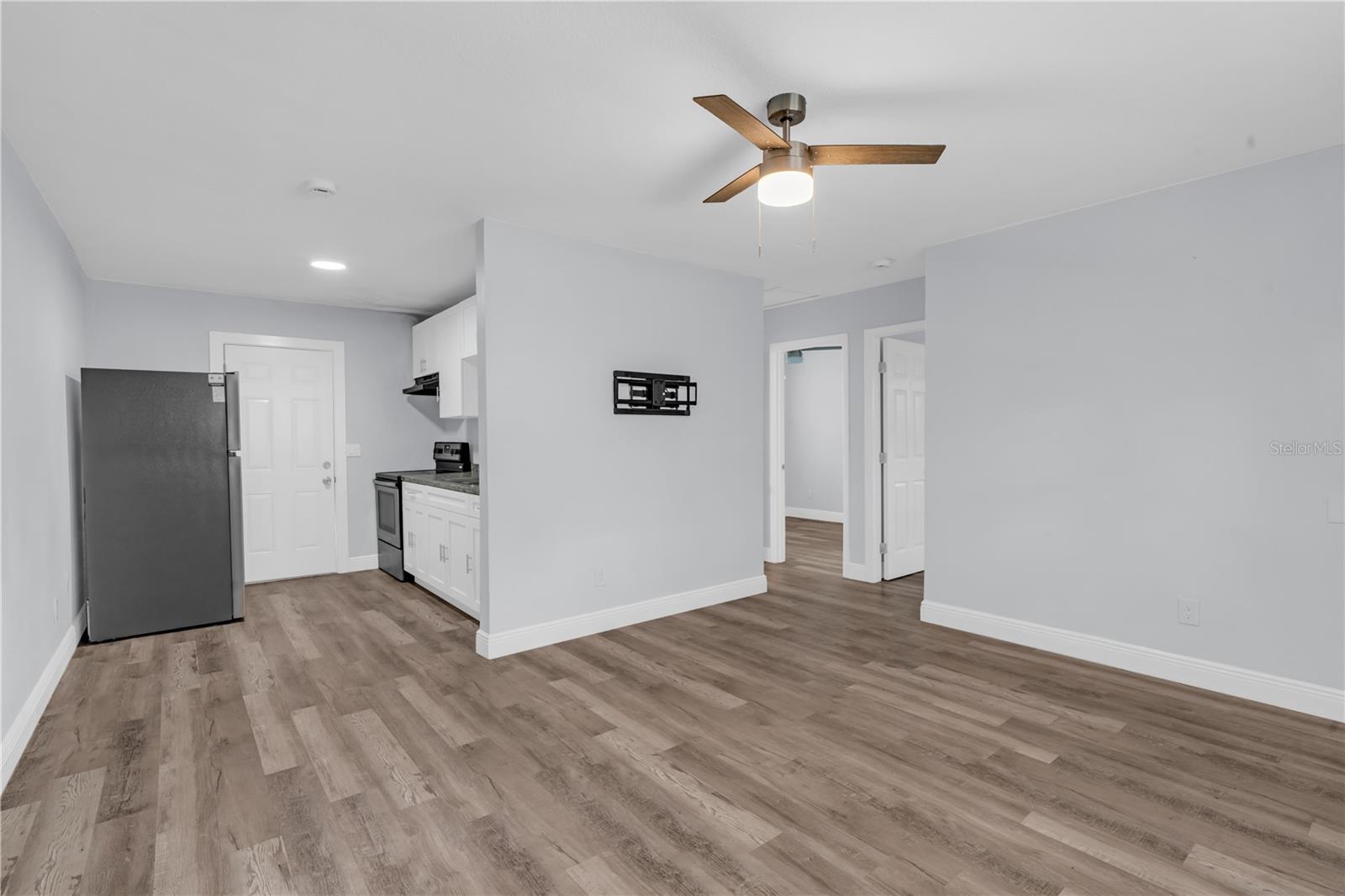 1701 E Nome St Property Photo 5