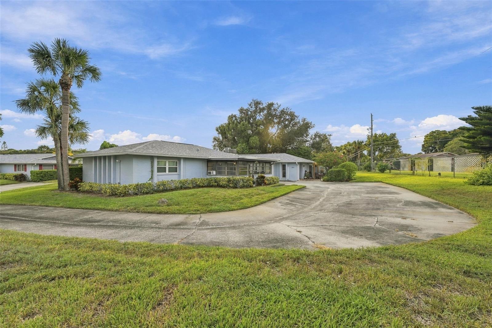 1619 WHITHORN PL #B Property Photo 1