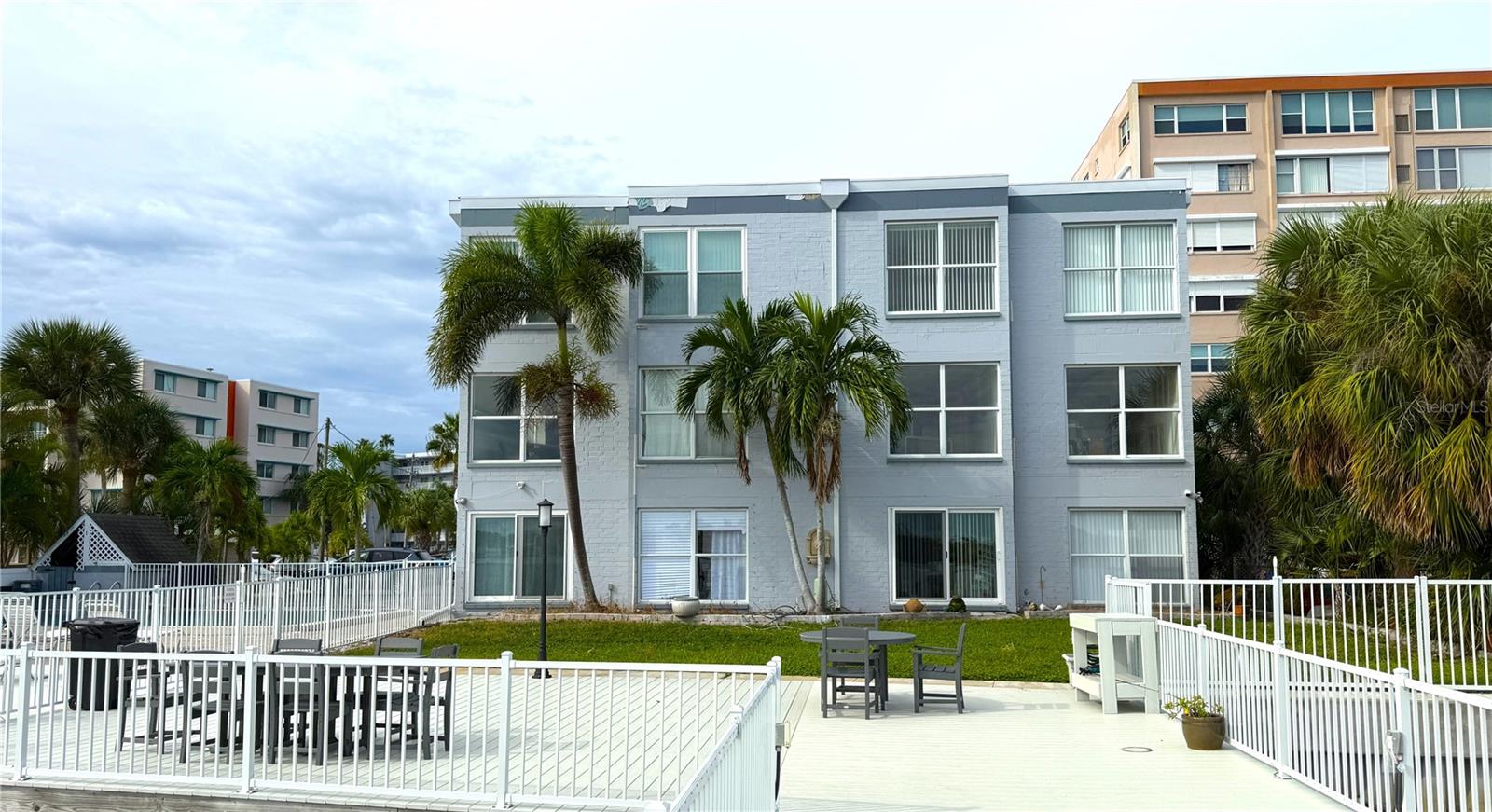 1859 SHORE DR S #101 Property Photo 1