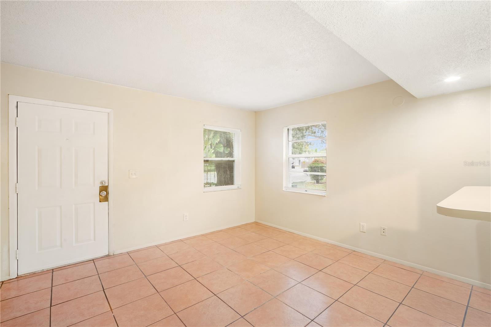 7100 Waterside Dr Property Photo 8