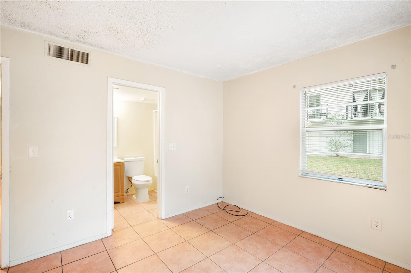 7100 Waterside Dr Property Photo 12