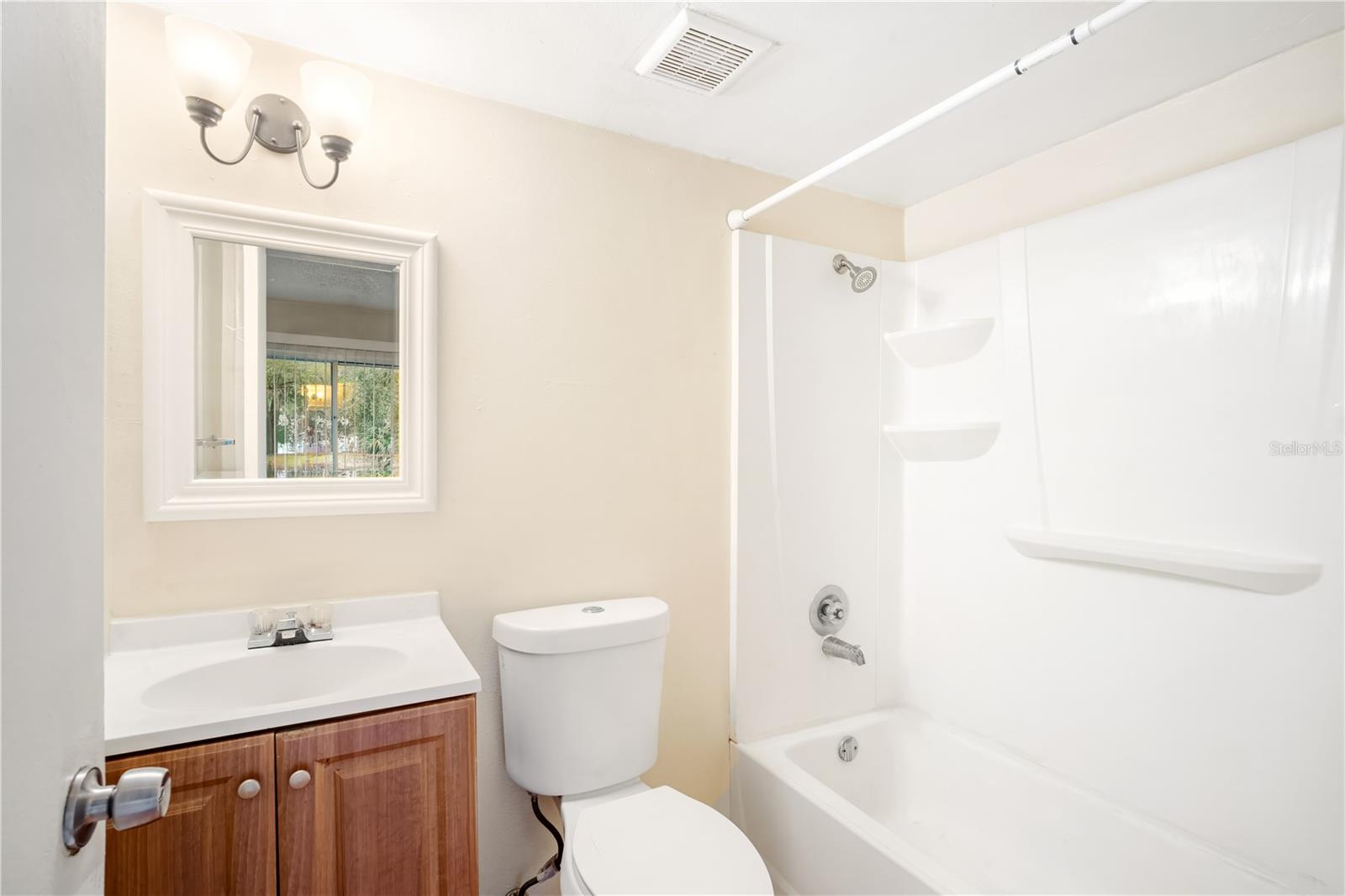 7100 Waterside Dr Property Photo 14