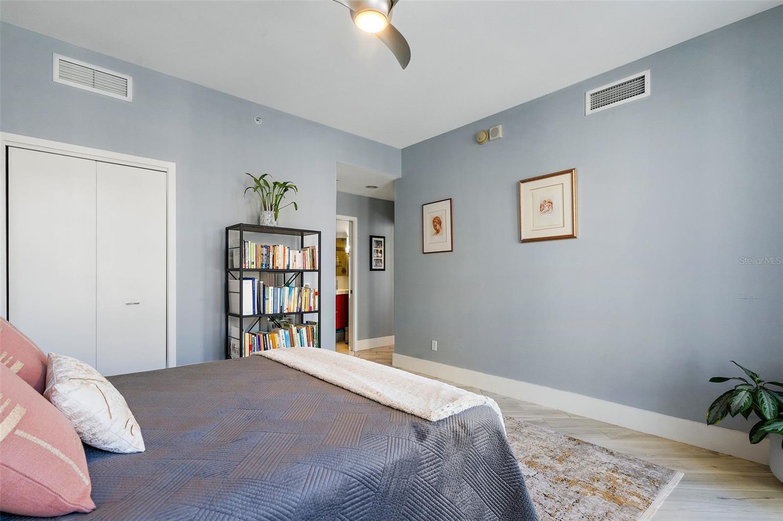 175 1st St S #1103 Property Photo 13