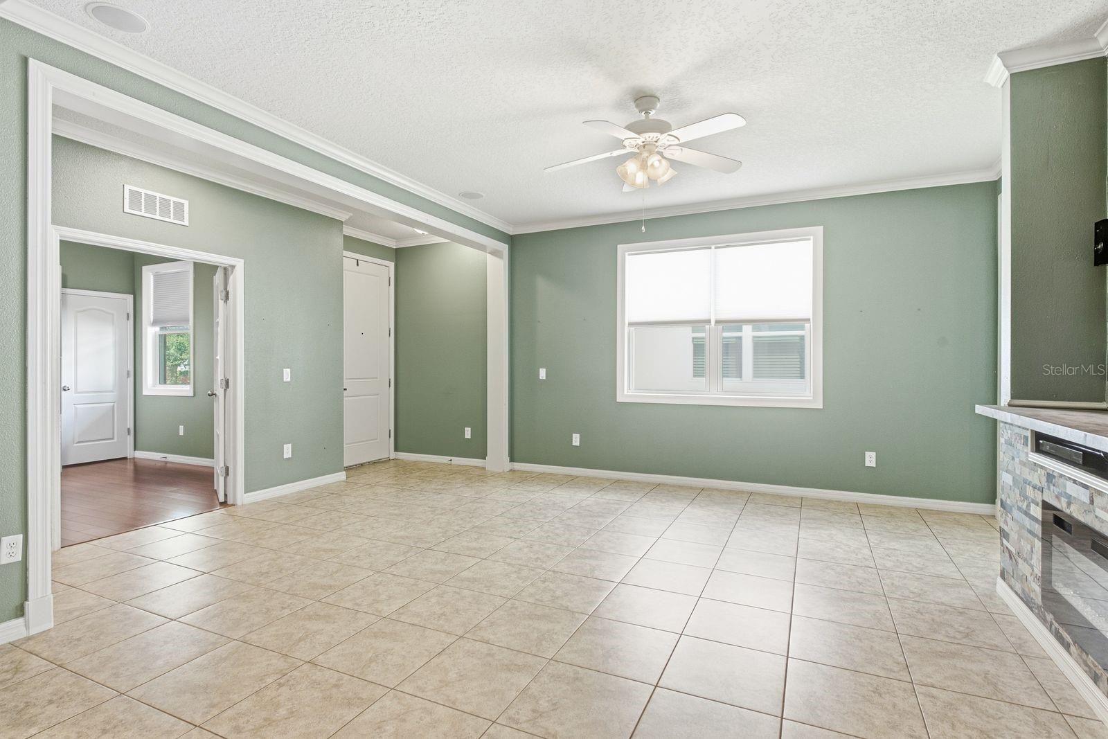 TB8553751 Property Photo 7