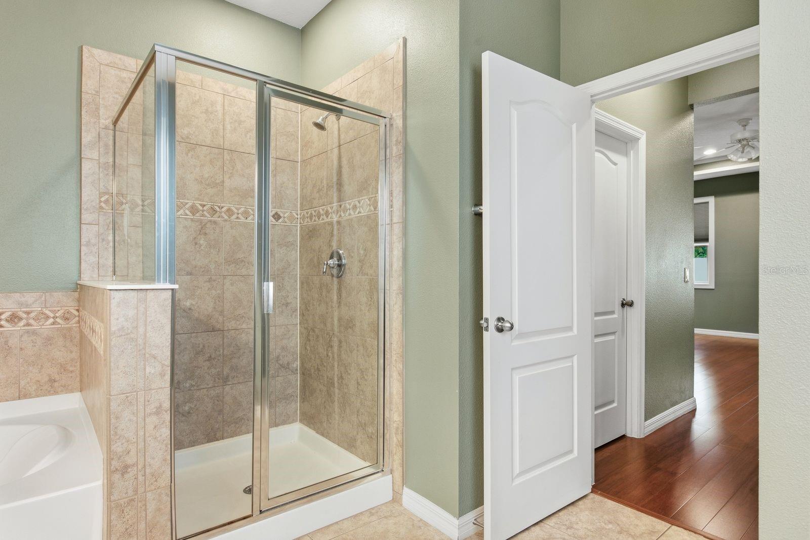 TB8553751 Property Photo 25