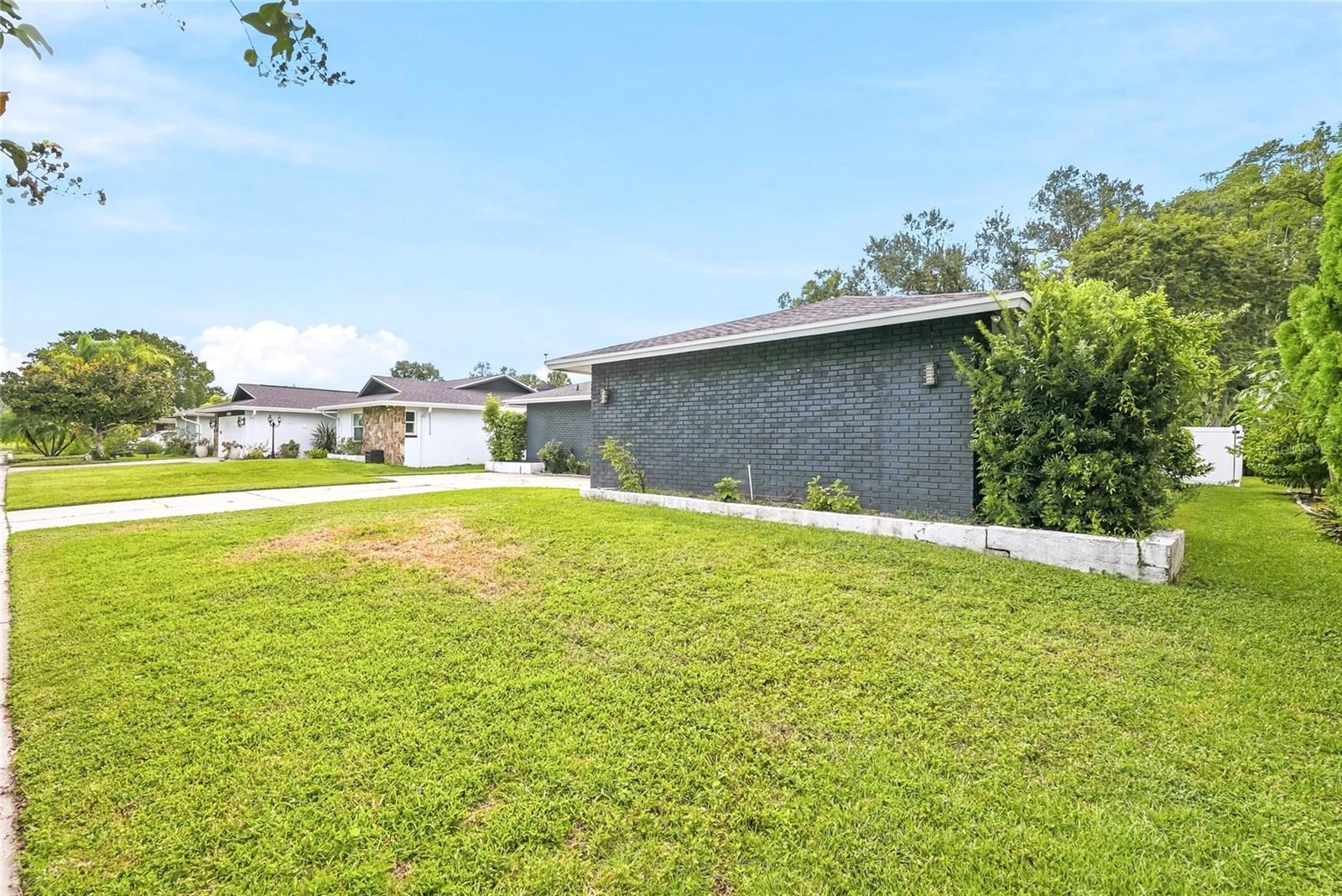 4206 Windtree Dr Property Photo 2