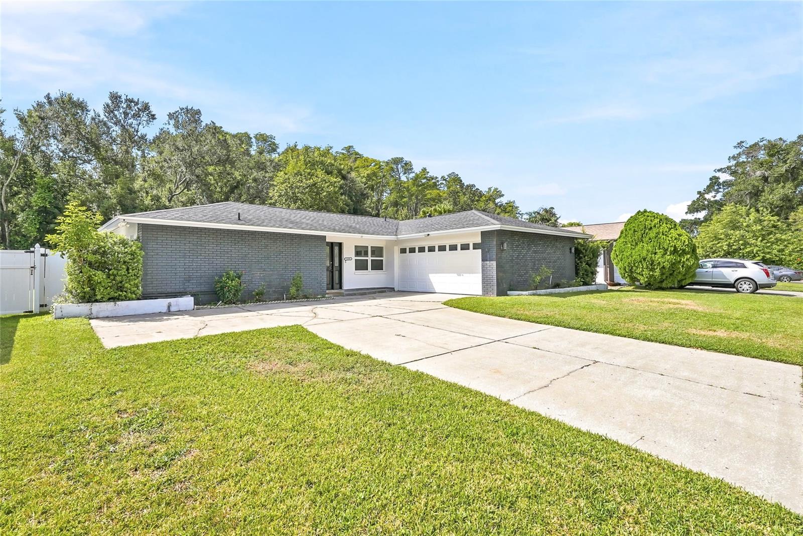4206 Windtree Dr Property Photo 3