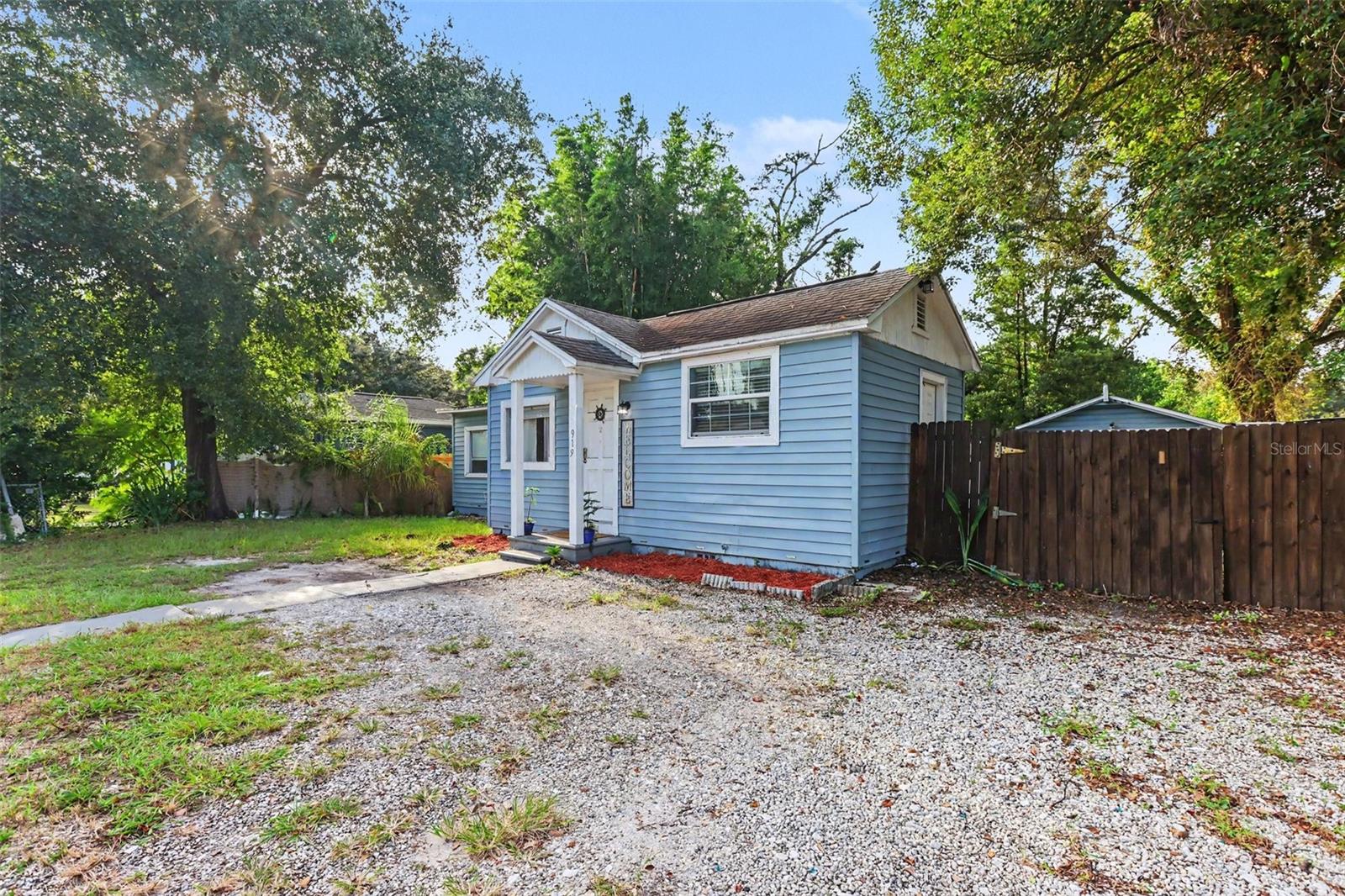 919 E Bougainvillea Ave Property Photo 4