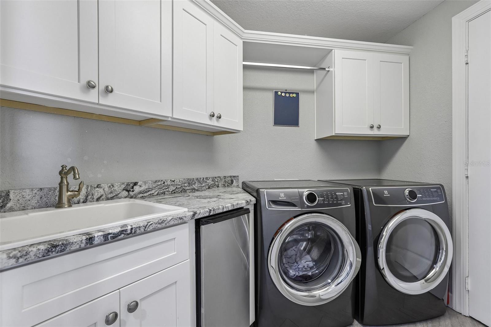 5823 Bowen Daniel Dr #601 Property Photo 29