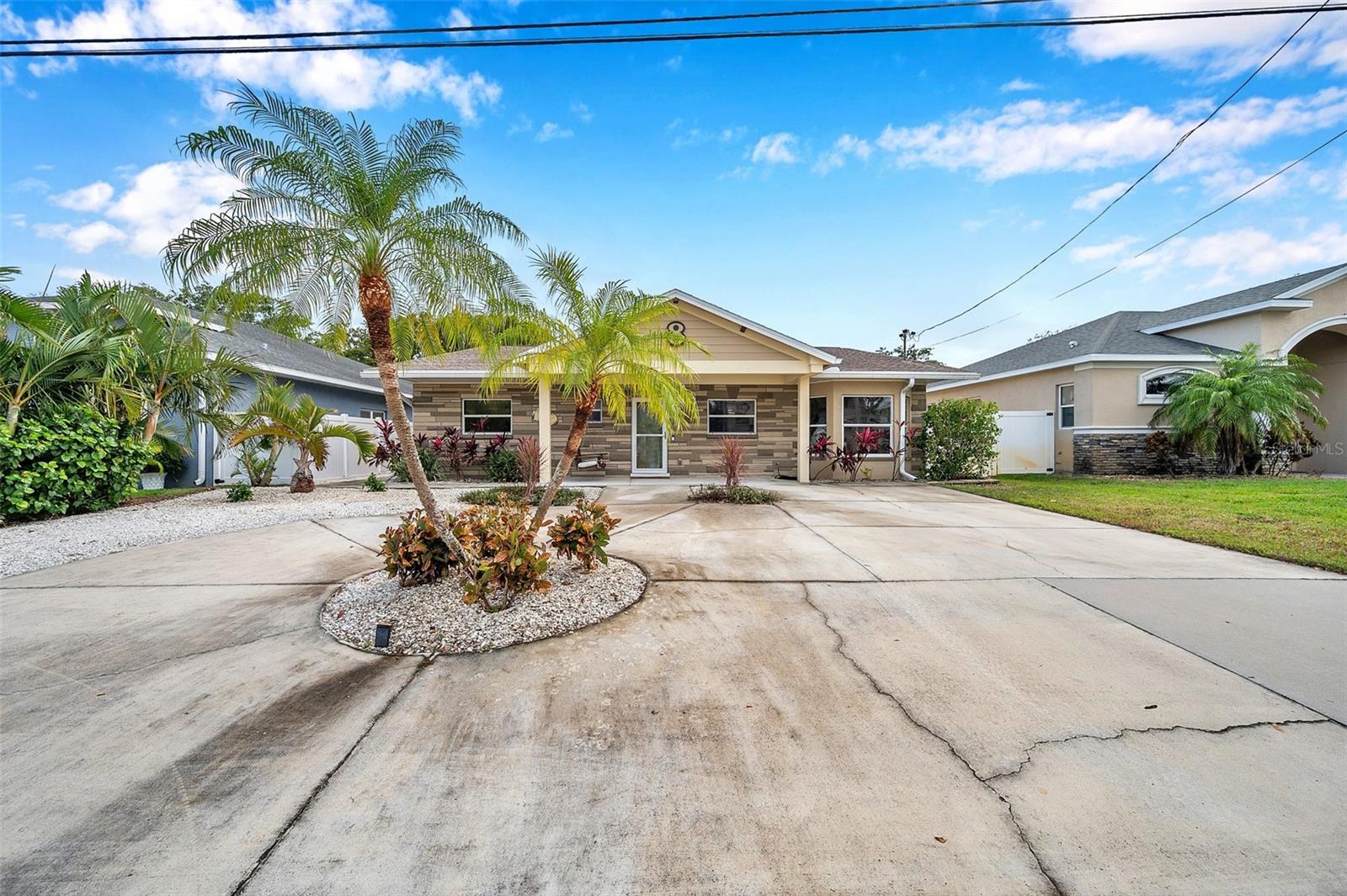 8 Citrus Dr Property Photo 4