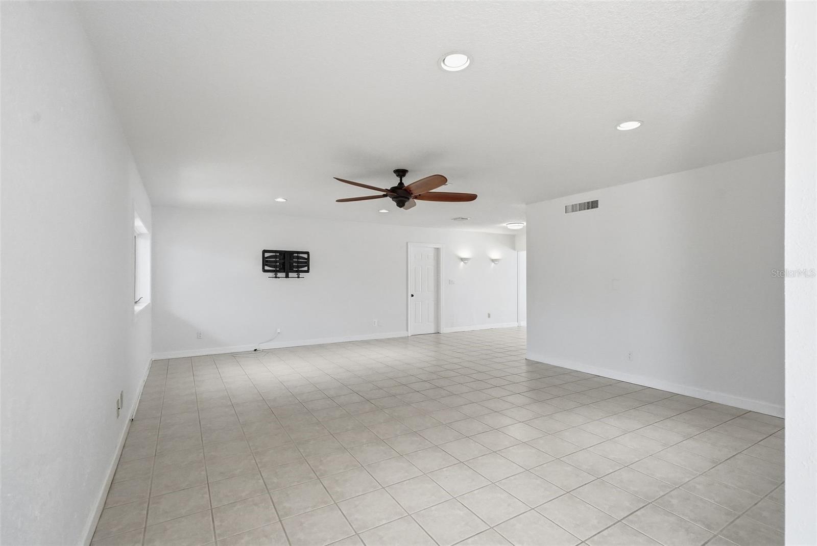 5285 40th St S Property Photo 6