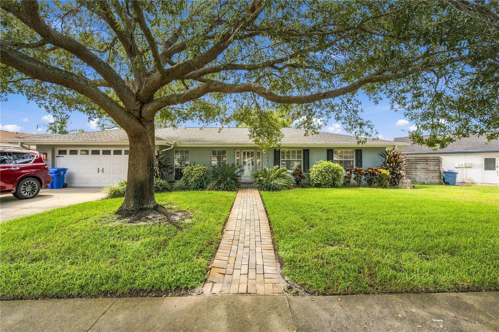 13510 Gibbons Pass Property Photo 1