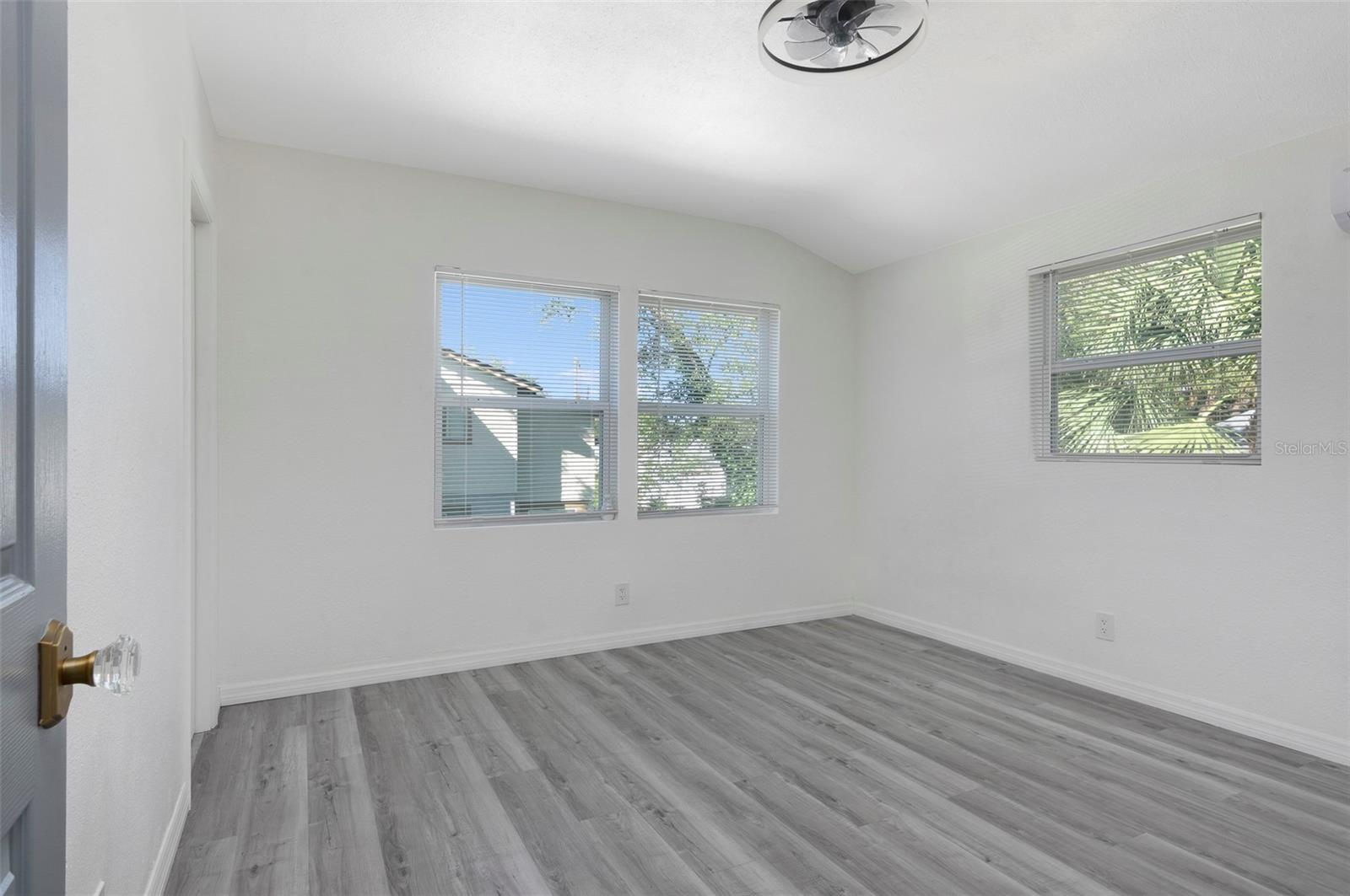 2230 E Harbor Dr S Property Photo 14