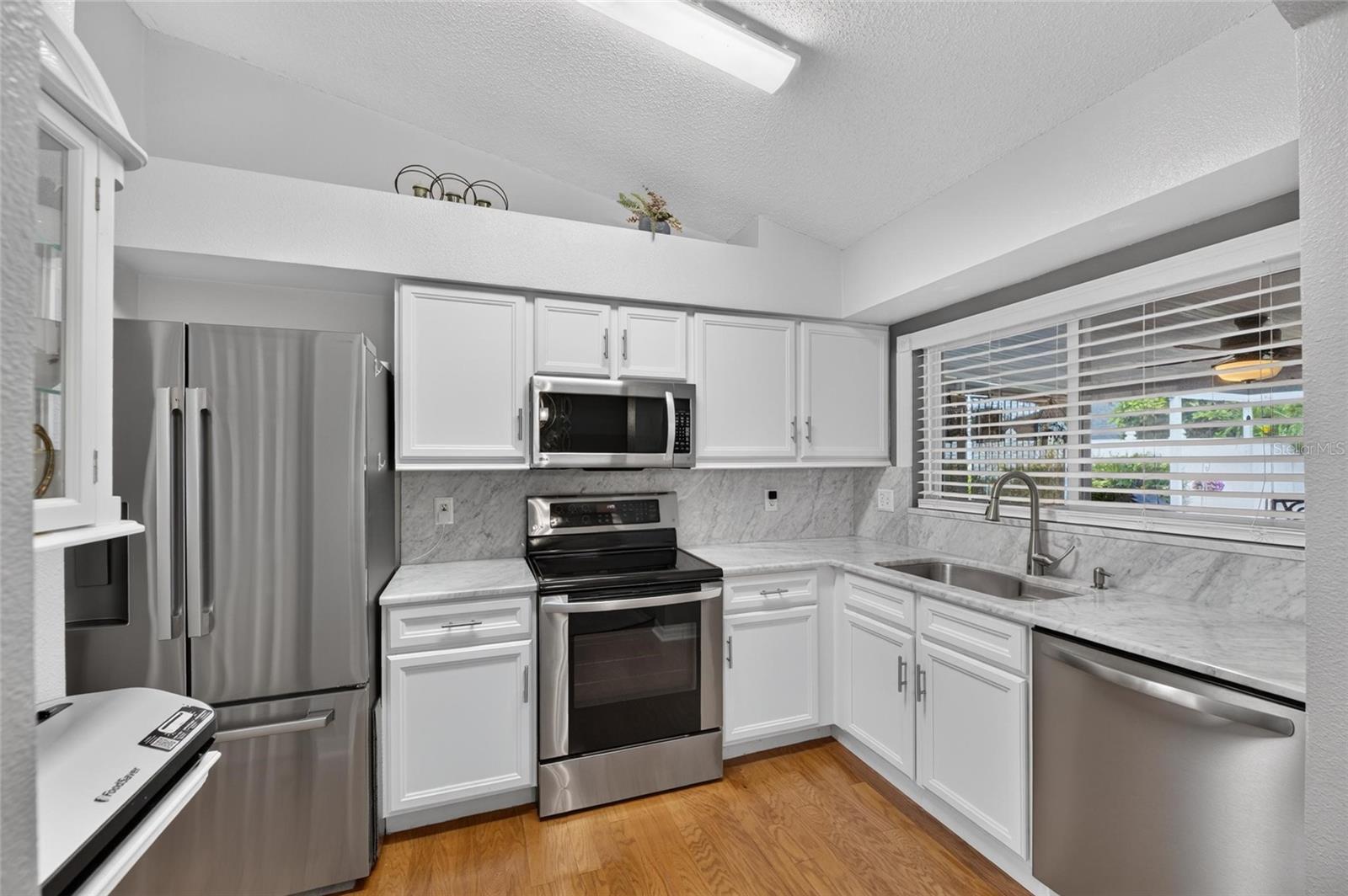 12138 Buffington Ln Property Photo 15