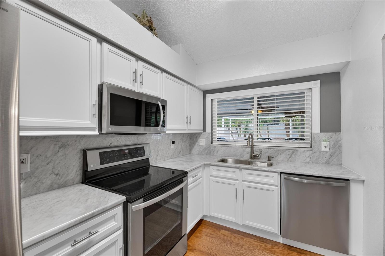 12138 Buffington Ln Property Photo 18