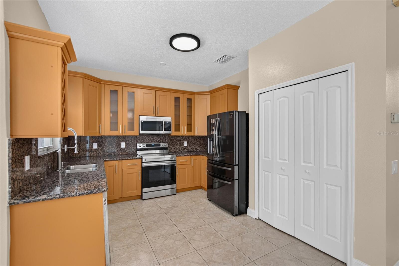 9110 Rockrose Dr Property Photo 14