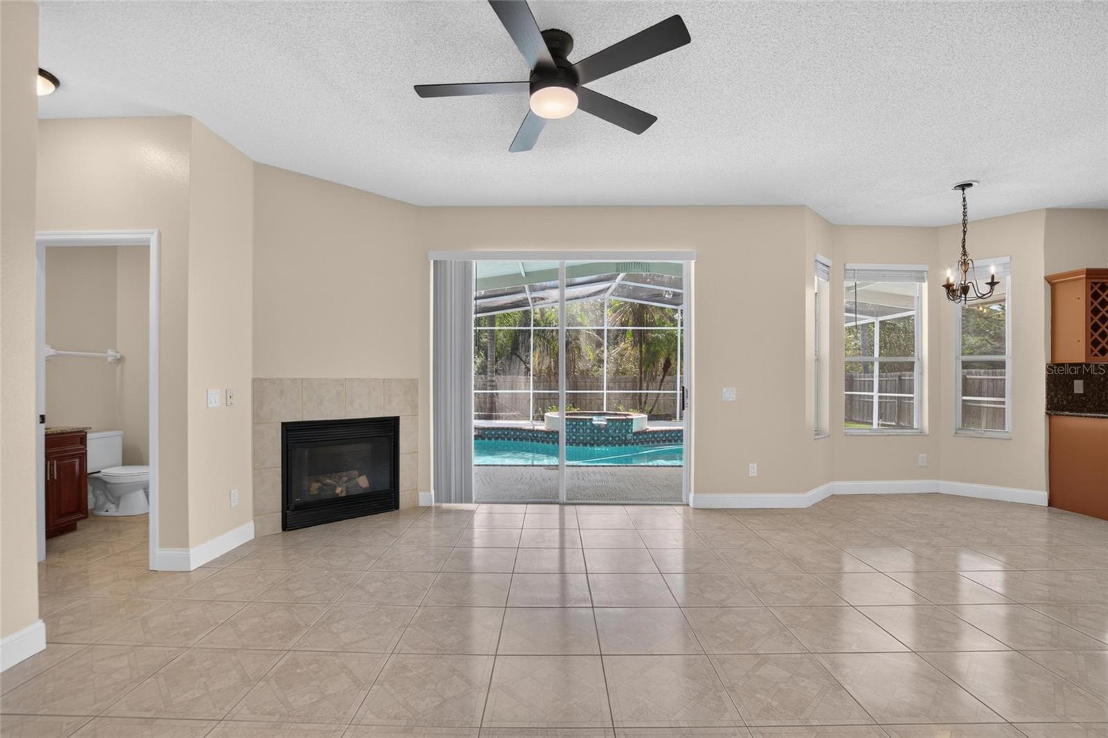9110 Rockrose Dr Property Photo 17